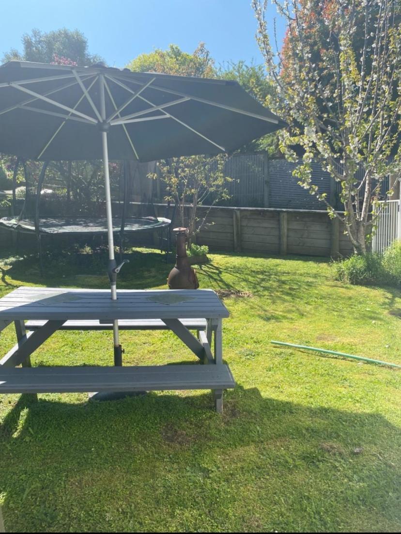 Raumati Guest House Paraparaumu Kültér fotó